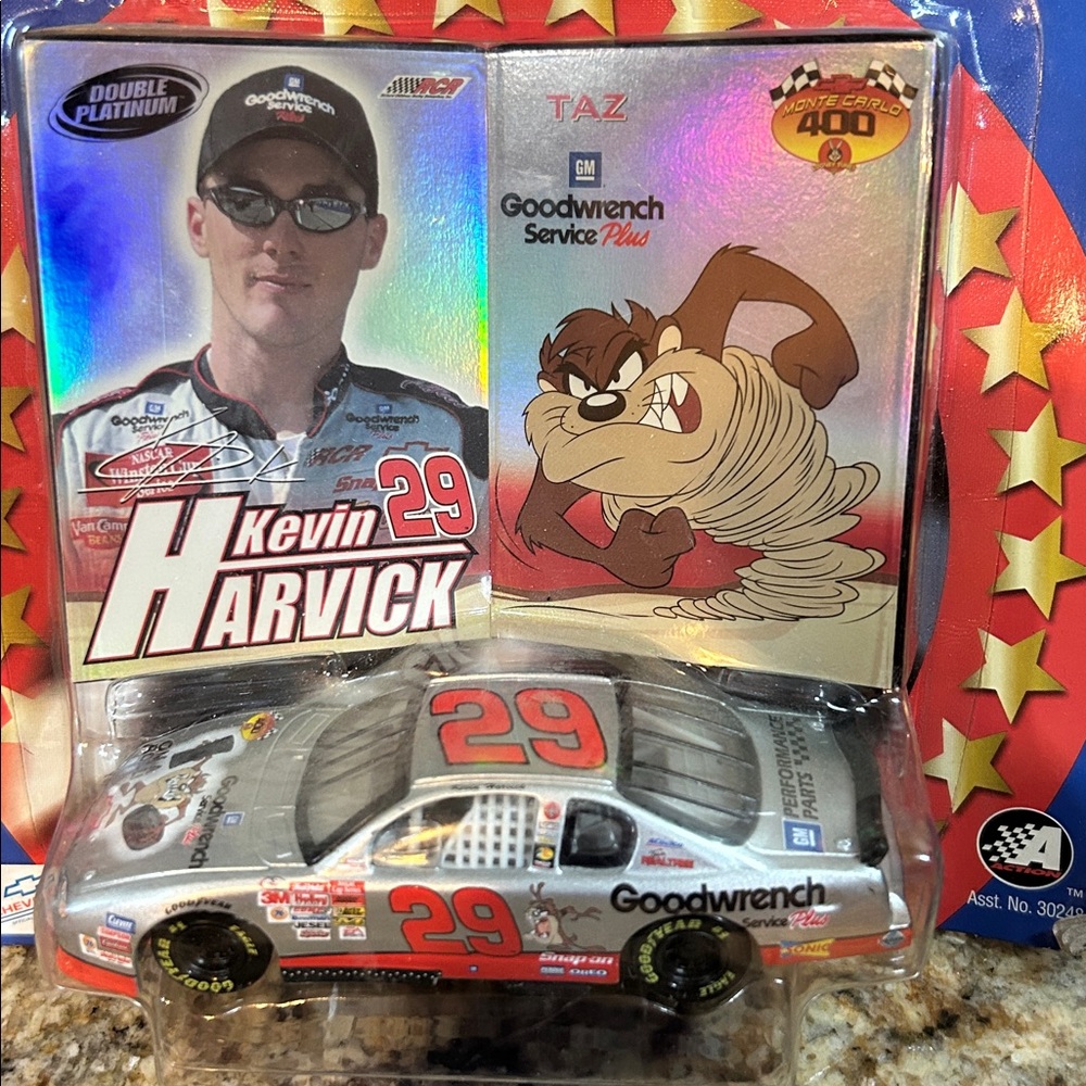 NASCAR Kevin Harvick #29 Taz Team Collector Cards with Car 1:43 - Picture 3 of 6